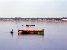 Sacando la sal del lago Rosa