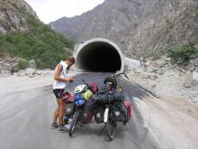 Preparándonos para el túnel de Anzob (5040 m)